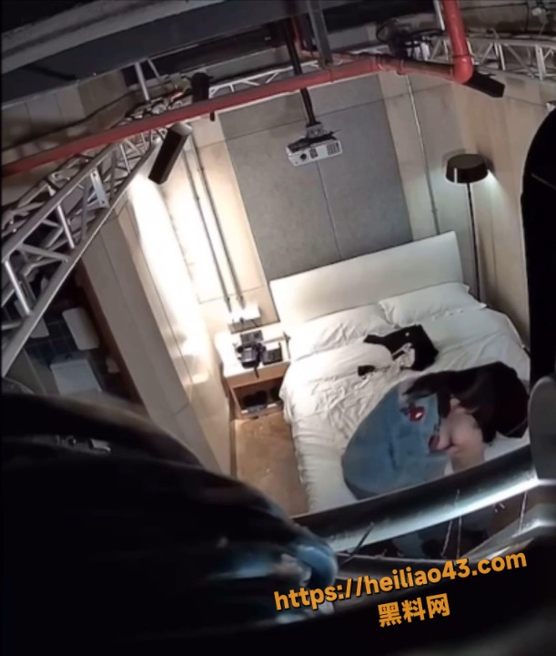 高清摄像头偷拍稀缺资源 女同大学城酒店开房 互相扣逼浪叫 真是浪费一对好B！