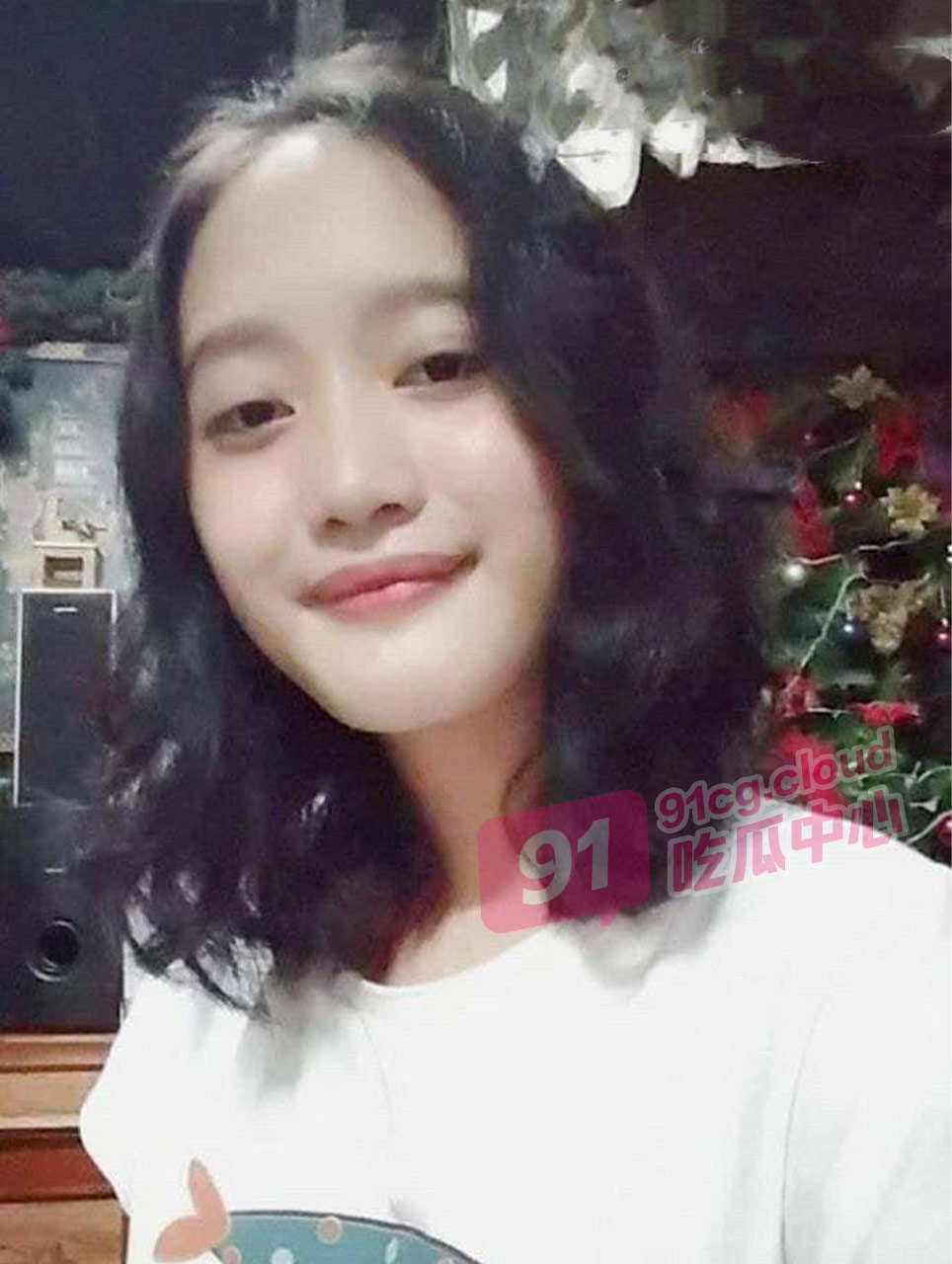 【反差档案馆】花季少女反差求3P 有能满足的瓜友吗?