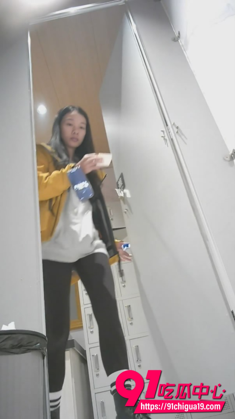 高校女厕后侧偷拍泄密5 高校女厕后侧偷拍泄密5
