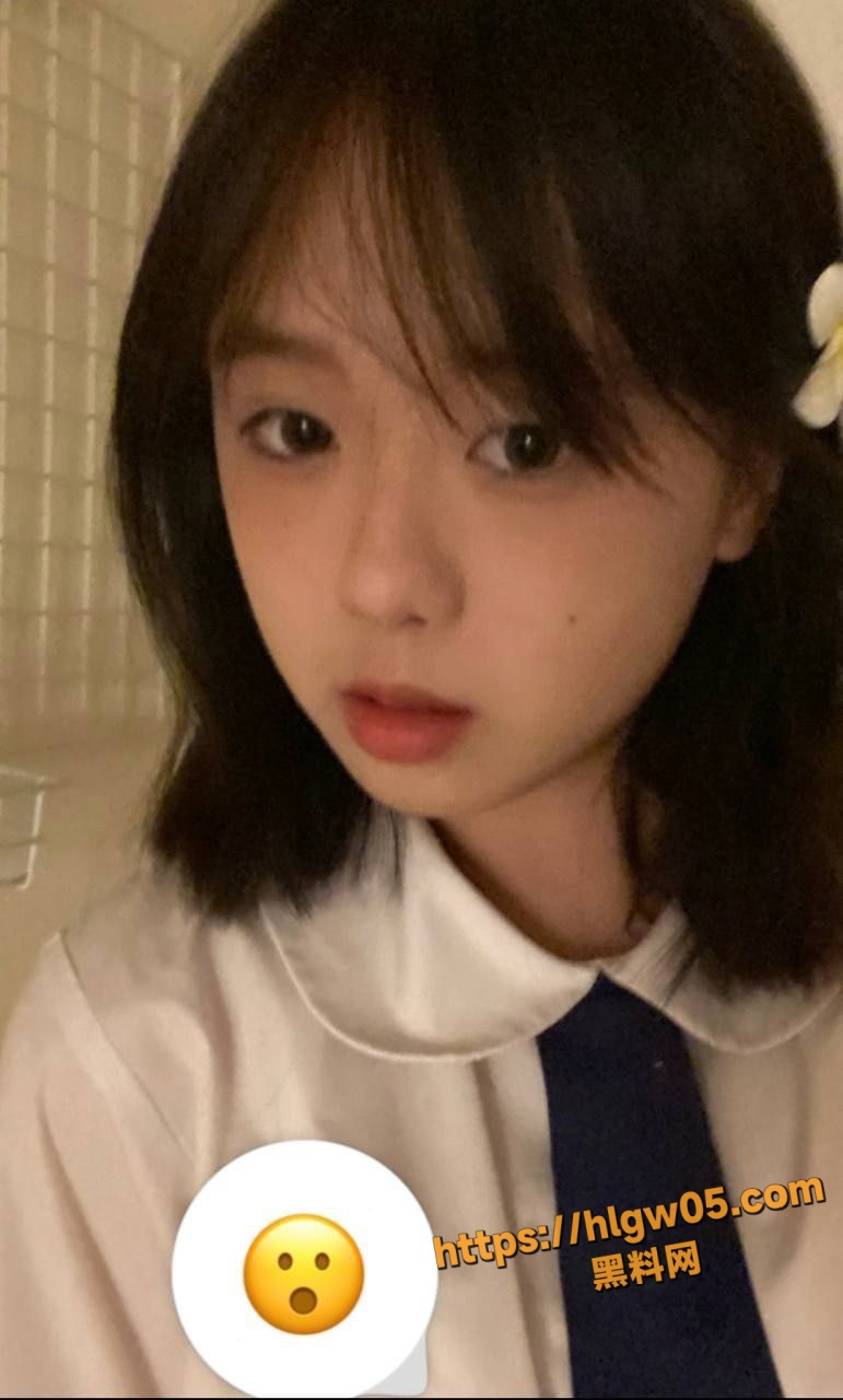 香港陳婧瑜18岁 精神小妹在学校也是精神小伙的坐骑随便调教玩弄 黑丝后入爆操视频流出！