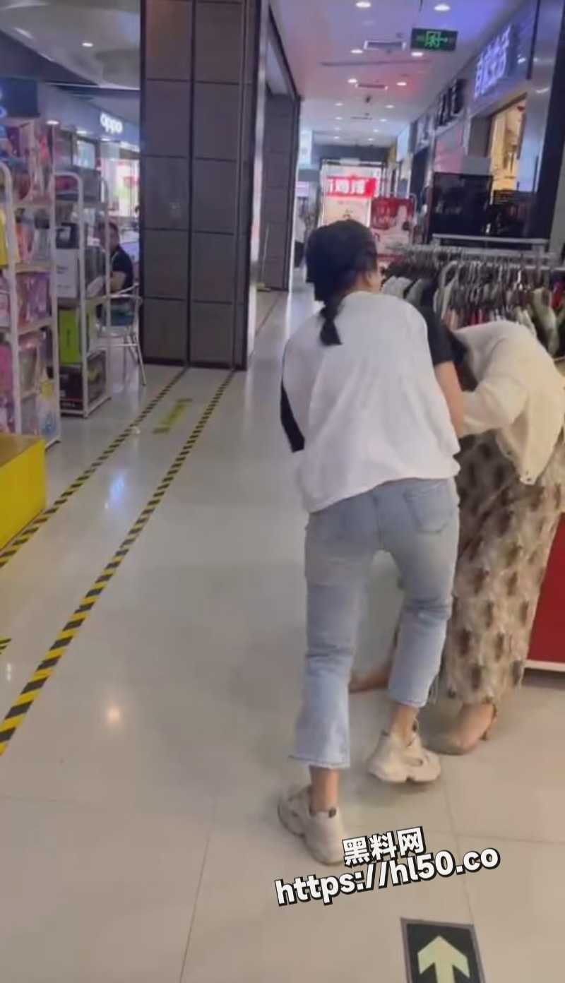 商场原配捉小三现场 美甲店老板娘被原配找到大打出手 曾经还是最好的闺蜜！