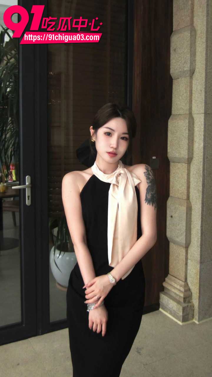 抖音高颜值花妹一对一私拍尽显她迷人的身姿与独特魅力3