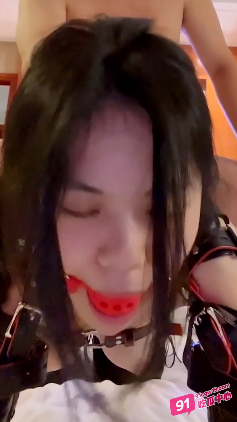浙大校花陈若岚性爱调教视频 窈窕女神带狗链沦为金主玩物~ 配图3