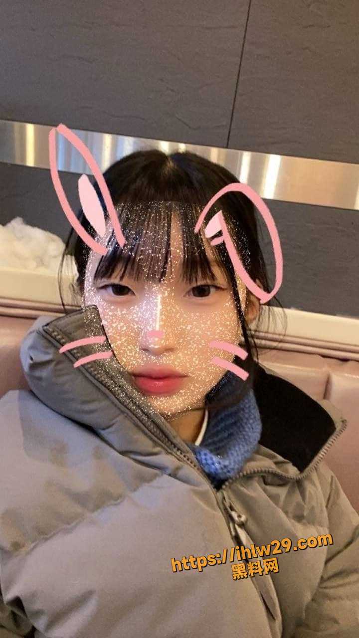 韩国妹子太讨人喜欢了 首尔大学清纯系学生妹 在国际版抖音上直播洗澡 男友在线观看并远程调教！