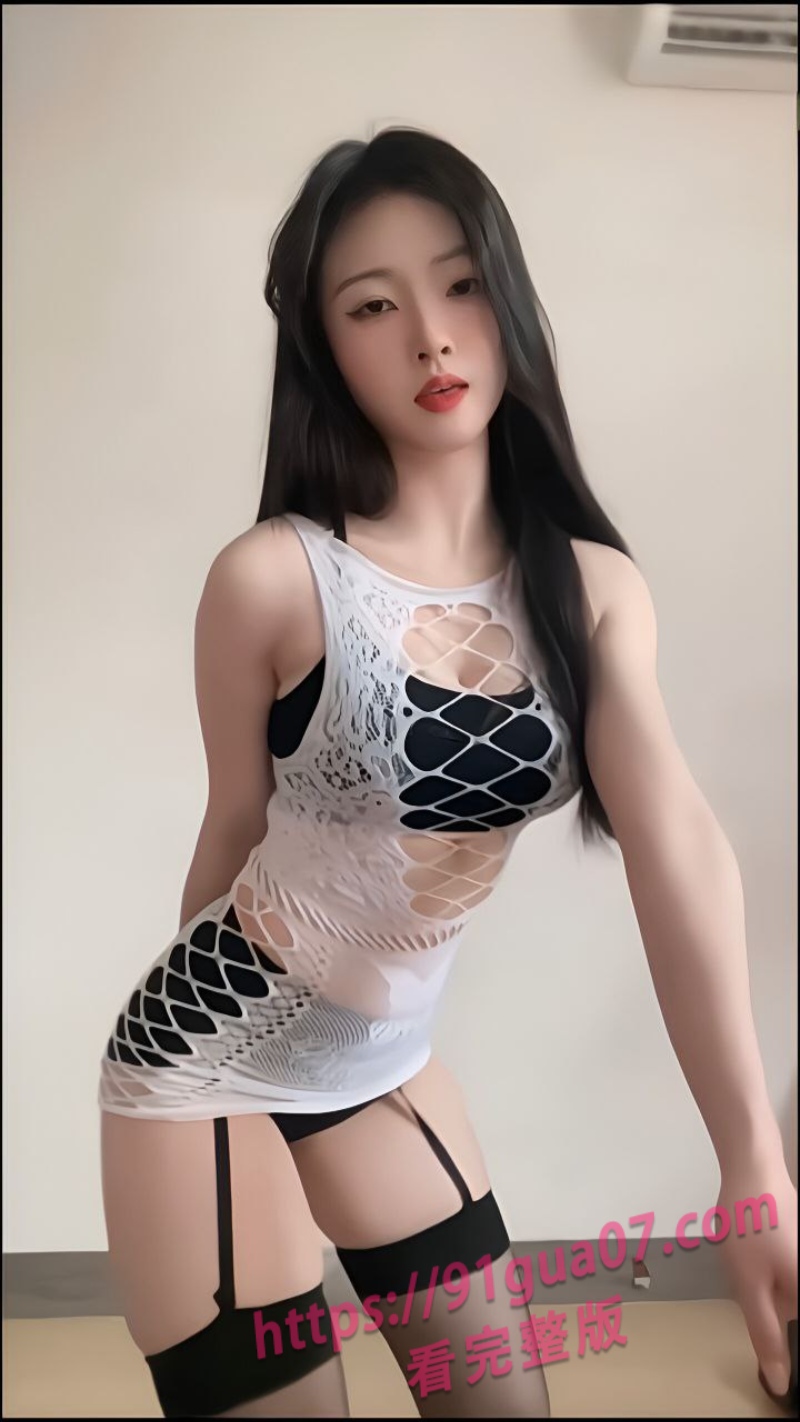 抖音网红小邹很哇噻热舞视频 妩媚眼神让人移不开眼 配图4