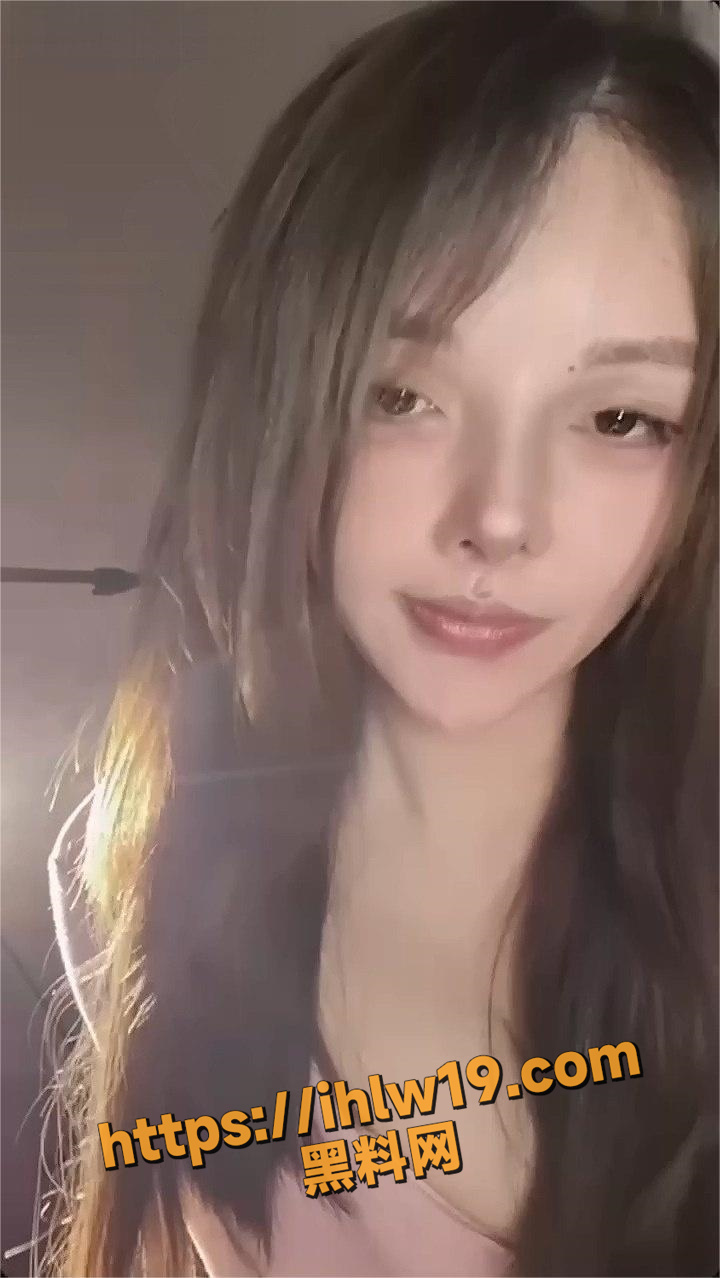 欧美血统亚洲长相 极品欧美巨乳少女狂插自慰高潮 流出大量白浆画面淫荡