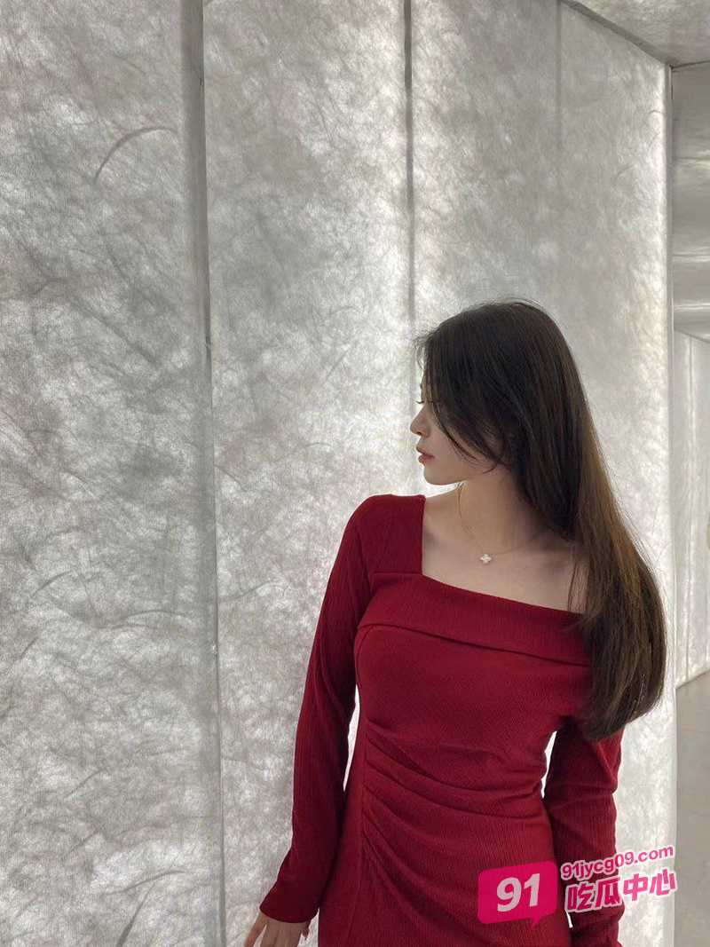 广州工商学院谭梓柔 学校公认的文静女神 私下却是性瘾狗！
