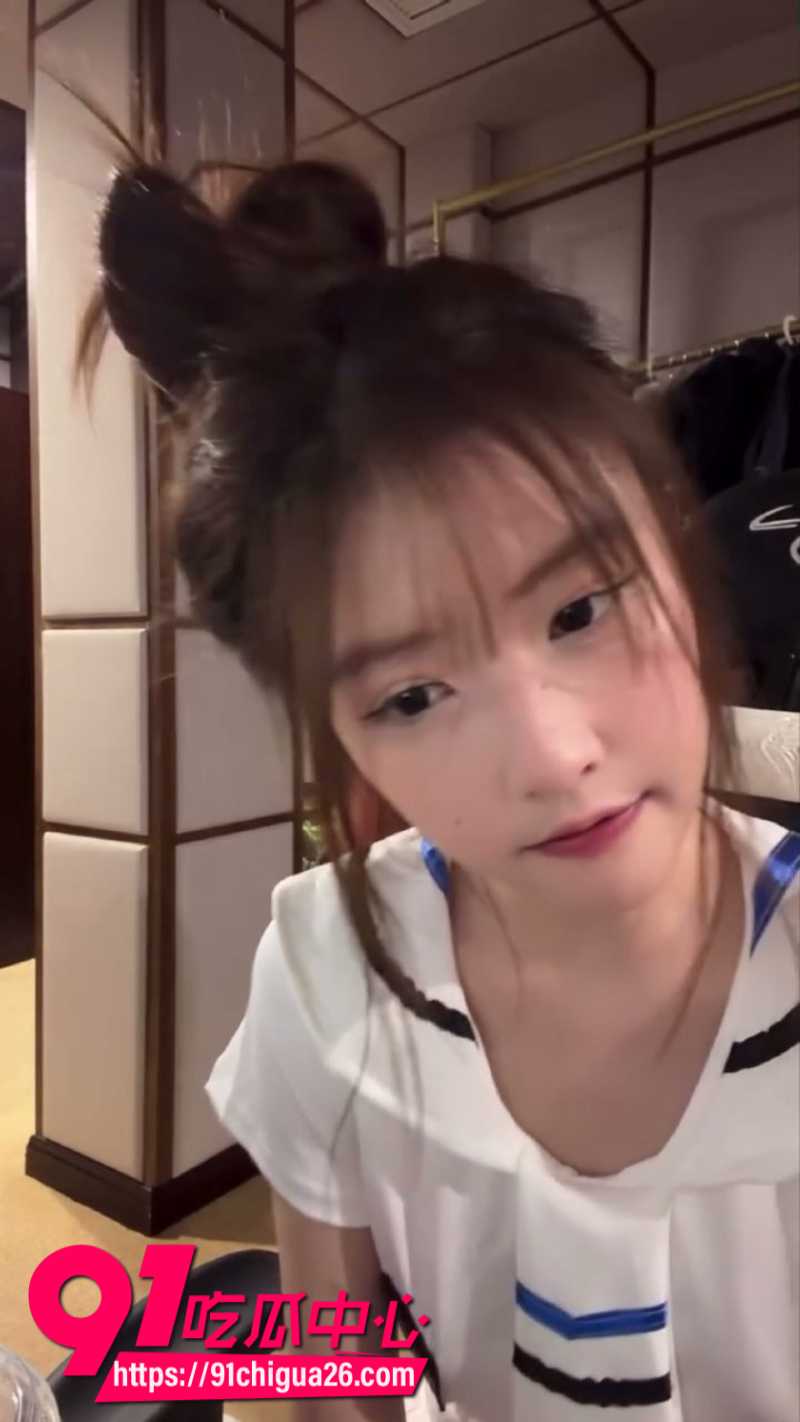 抖音847W粉丝女网红杀猪饲料直播走光5 抖音847W粉丝女网红杀猪饲料直播走光5