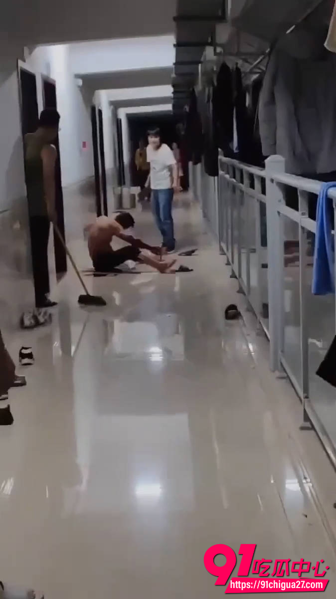 广东一厂区宿舍突发砍人惨案4