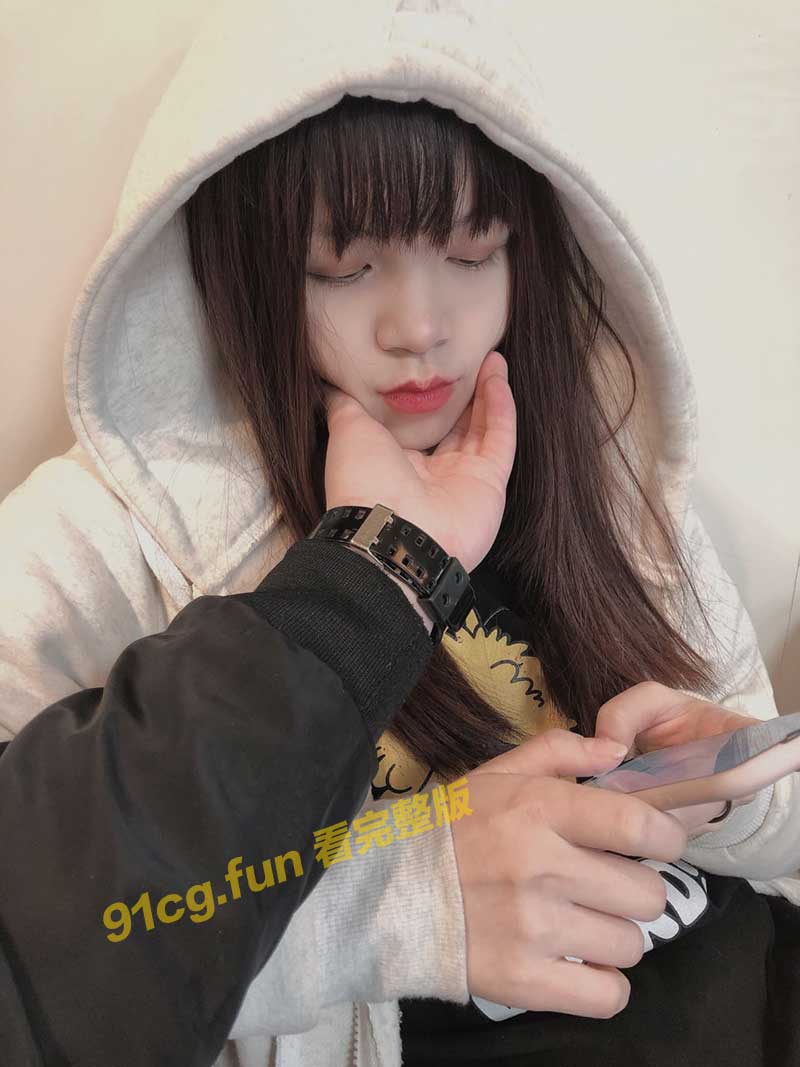 云盘泄密 粉鲍嫩妹被学长骑到害羞高潮