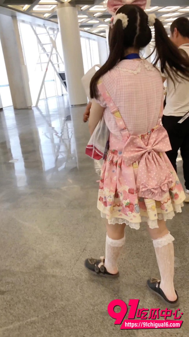萝莉没穿内裤被大神偷拍3 萝莉没穿内裤被大神偷拍3