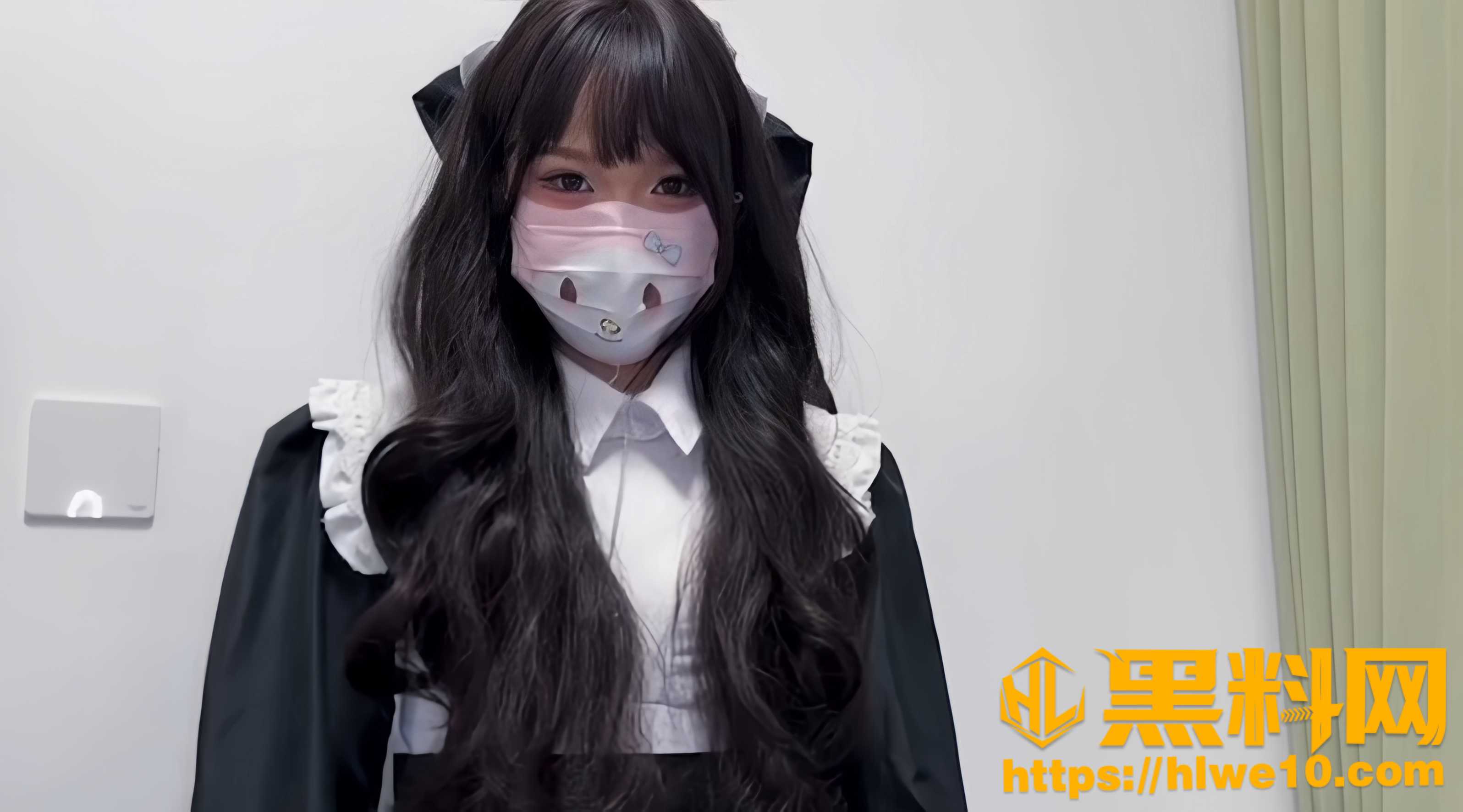 原创大神 野猫小怪兽 最新作品 出现在电脑桌前的性感修女 性欲被彻底唤醒