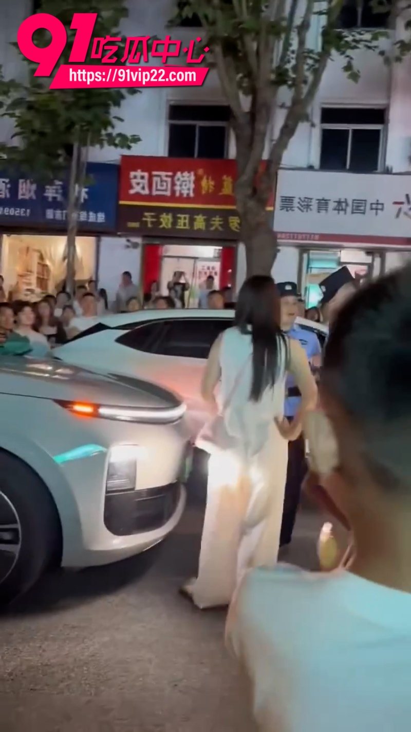 陕西洛南抓小三砸车事件6 陕西洛南抓小三砸车事件6