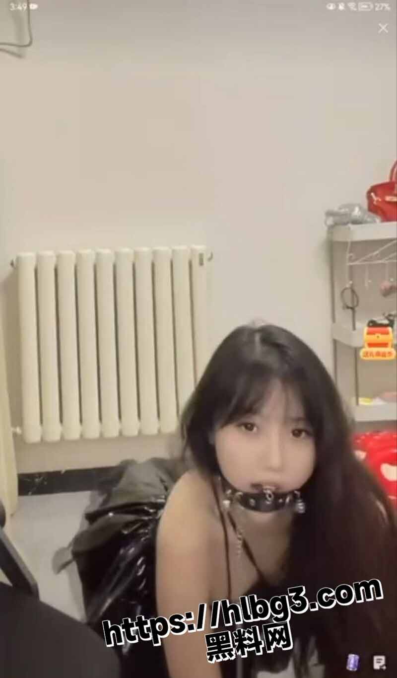 抖音最强擦边大尺度热舞女主播深夜档 这次抖音审核员都败在了她的石榴裙下 这都不封