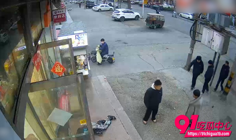 小伙群殴单人4