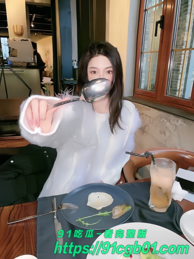 超高颜值的大学生6.jpg