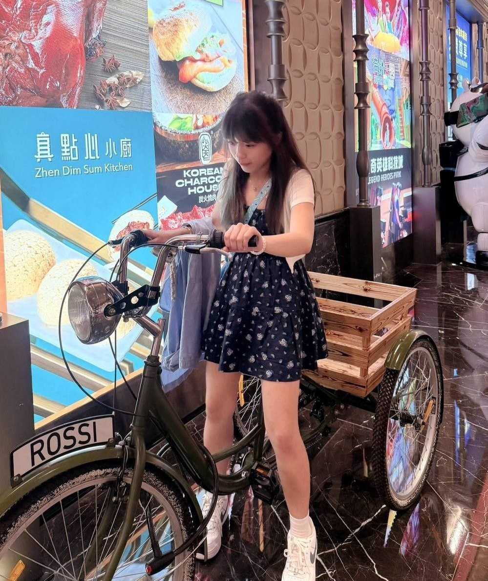 约炮大神酒店爆操19岁学生妹 线下无套猛干蜜穴 淫荡程度堪比女优