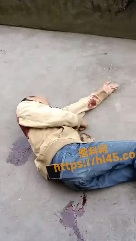 触目惊心 网传重庆某地惨遭灭门 一家四口重伤倒地不起生死不明!