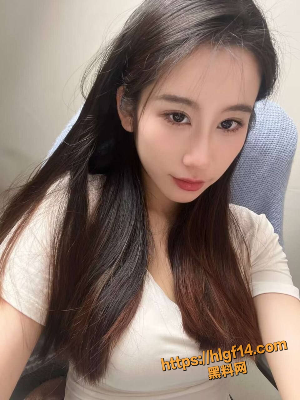 拜金高颜值少妇 李薇 健身房出轨偷情私拍视频流出 被大哥包养调教 紧身运动服曲线诱人！