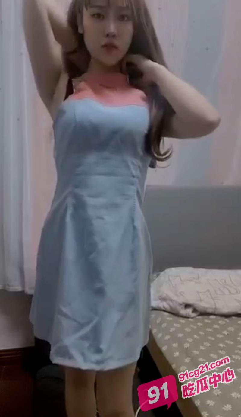 纹身小女友发骚日常 大玩情趣诱惑 性爱自拍表情销魂！ 配图2