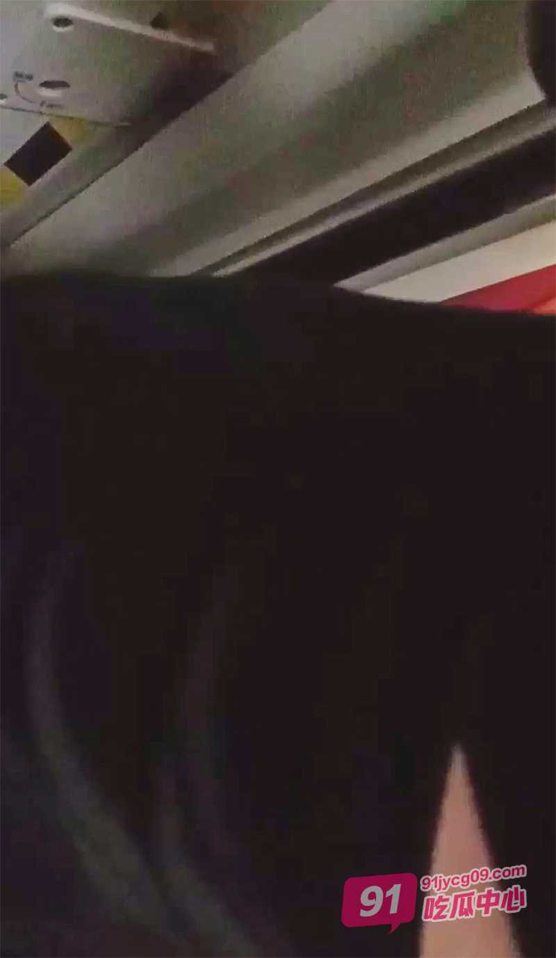 地铁猥亵小姐姐合集 暗藏长枪顶臀各种美女 全程高能刺激！ 配图5