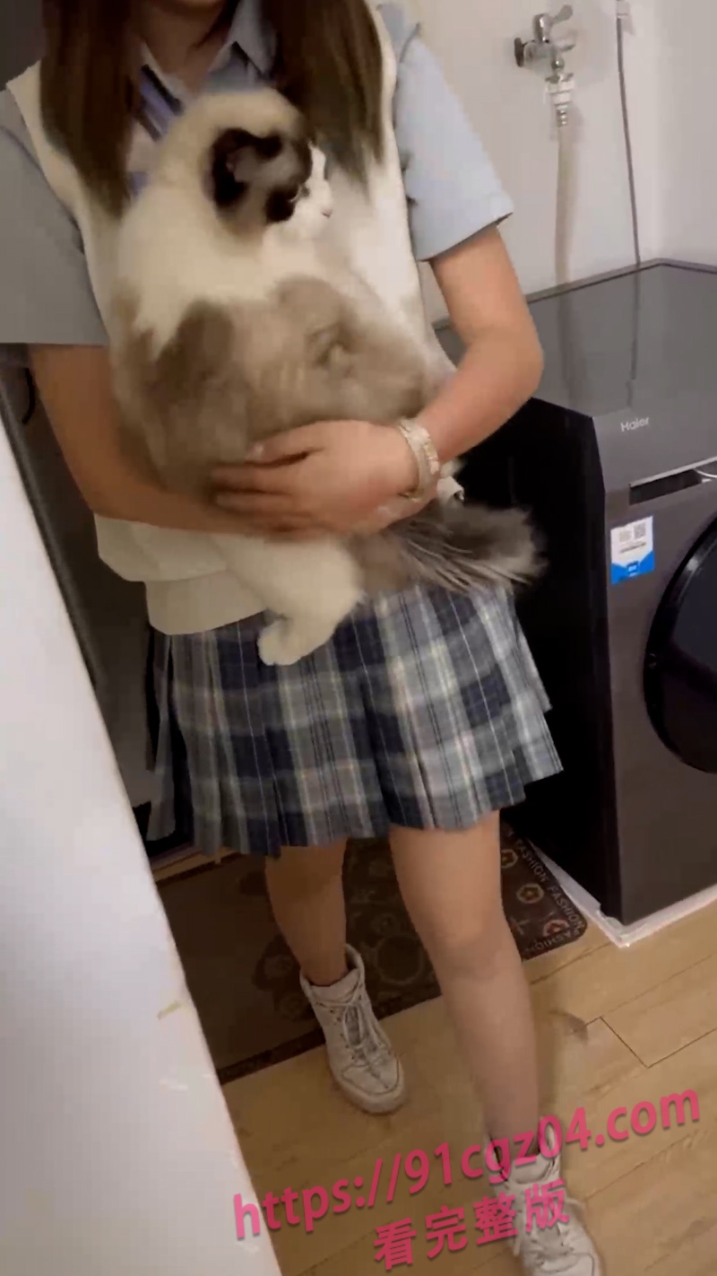 约炮拿下JK机车妹 闺房后入圆润翘臀浪叫极度诱人~