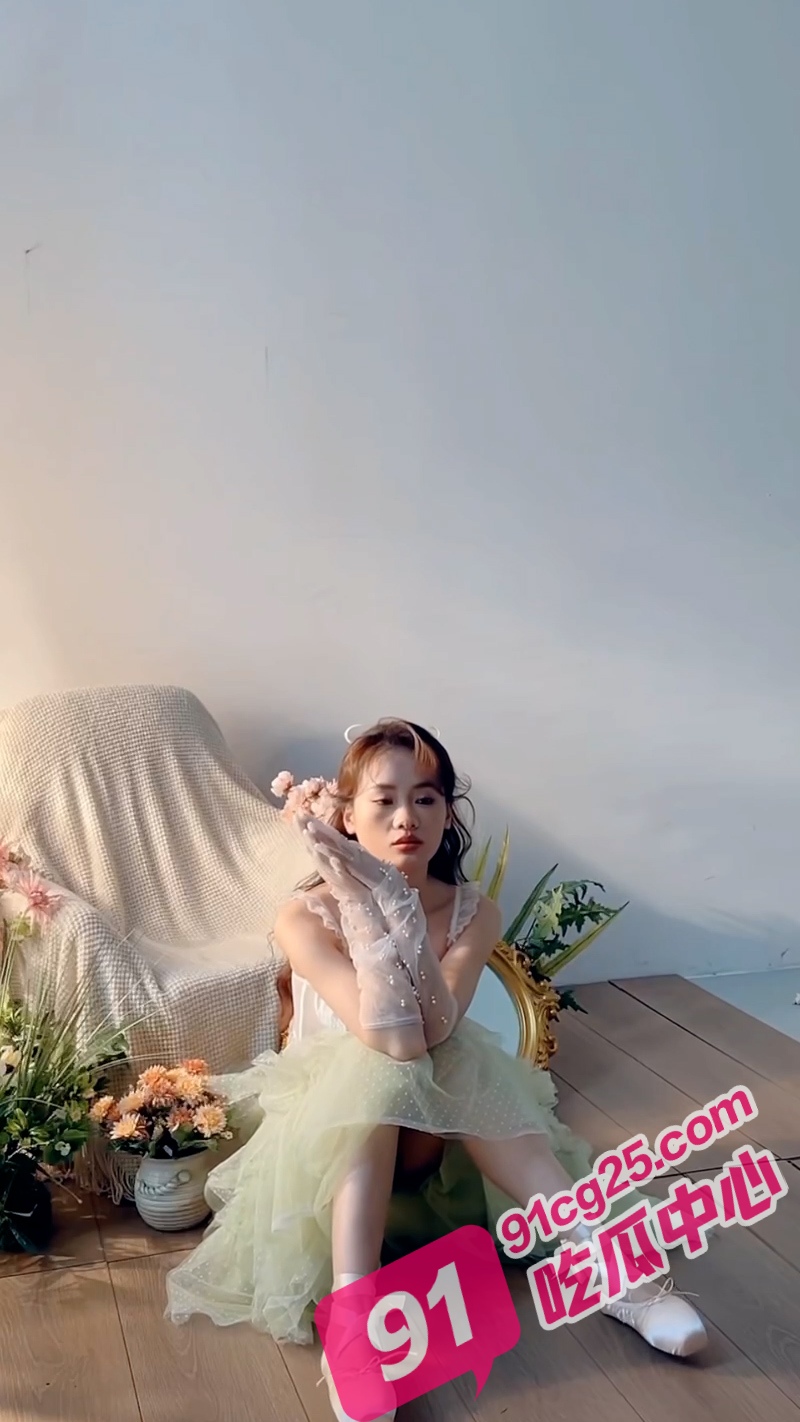 抖音女主播闪现露点集锦！看美女主播在线发骚 精准捕获老色批！ 配图5