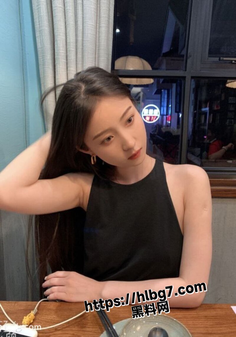 音乐系大三学姐公认的一朵花与前男友旧爱重燃 啪啪视频不慎流出 酮体超带感 露脸口交吞精！