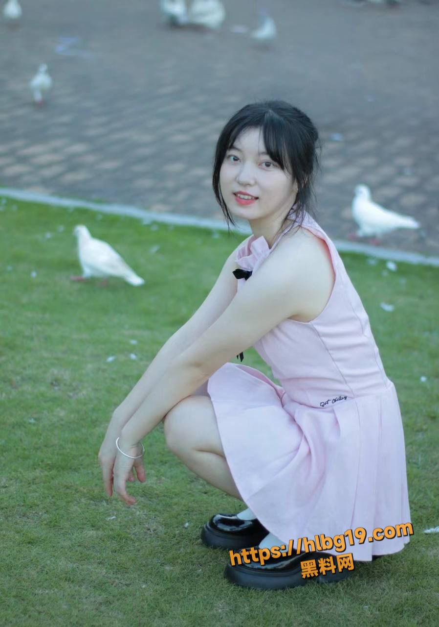 广东东莞01年甜妹刘鑫温柔真诚不黏人 宅家小骚逼愿被金主包养 口交技术一流！
