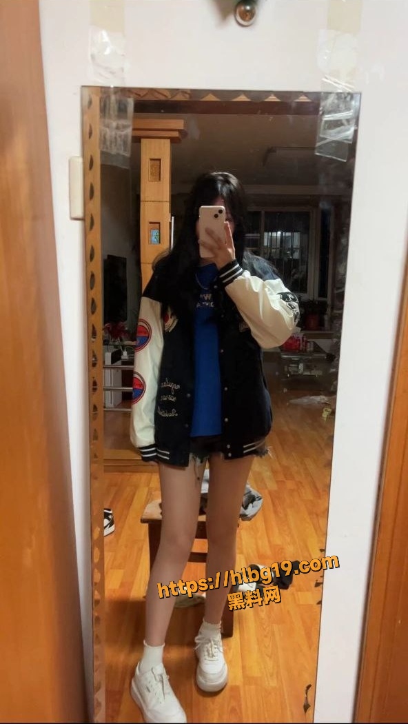 独家曝光 辽宁省阜新市学生妹 何童 黑丝女仆装自慰裸照曝光 电梯口大胆裸露 展现极致反差！
