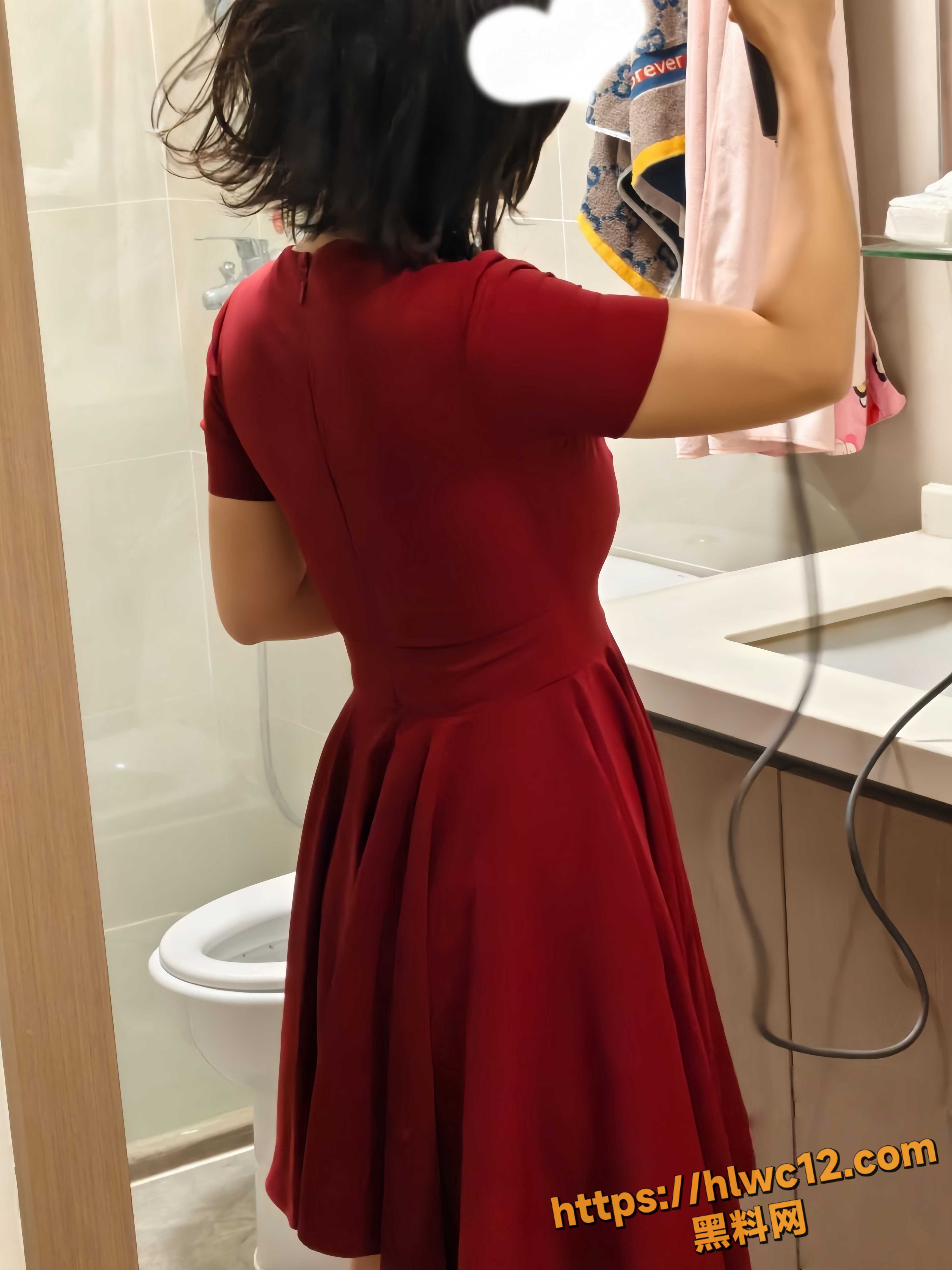 把正在厅里熟睡的妈妈操精神了 内射再一起洗澡全过程 勾人俏妈妈52-60集 海角社区.