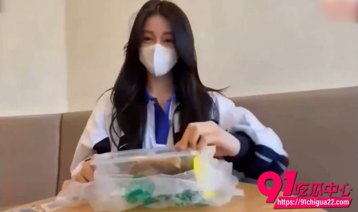外围绿茶婊小小t2 外围绿茶婊小小t2