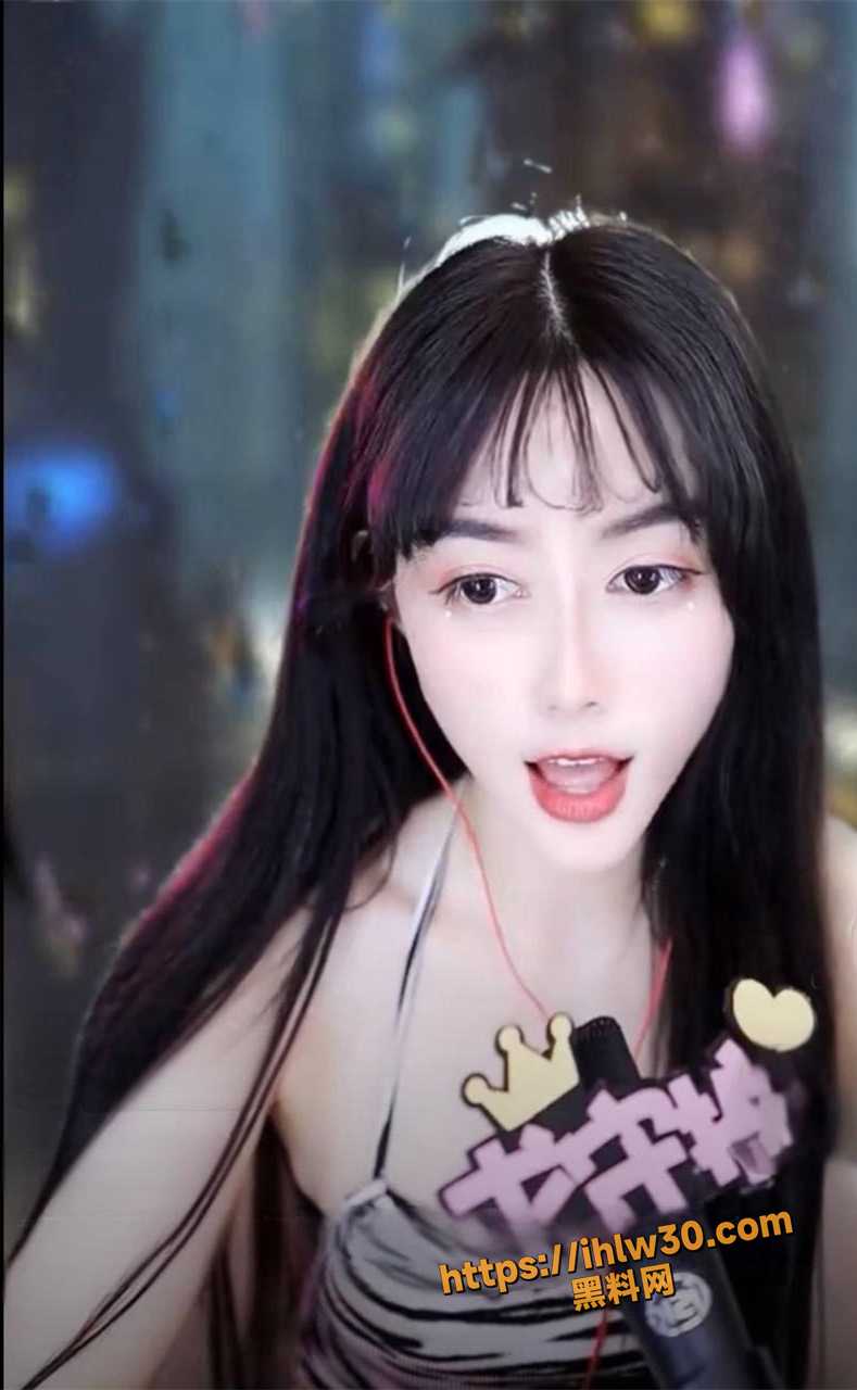 yy直播平台骚浪型御姐 燃舞蹈雅菲 土豪双视角曝光 上面唱歌互动下面专为狼友准备着！