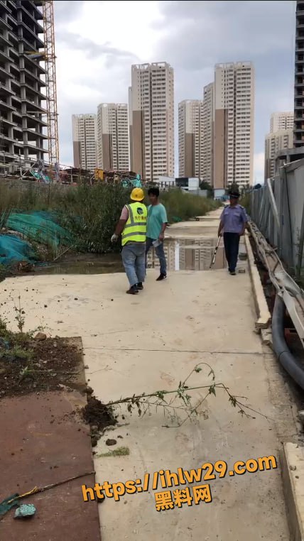 9月26日，云南昭通先行道桥公司杀人事件，疑似讨薪纠纷引起，下辈子投胎别穿白衬衫装逼了！