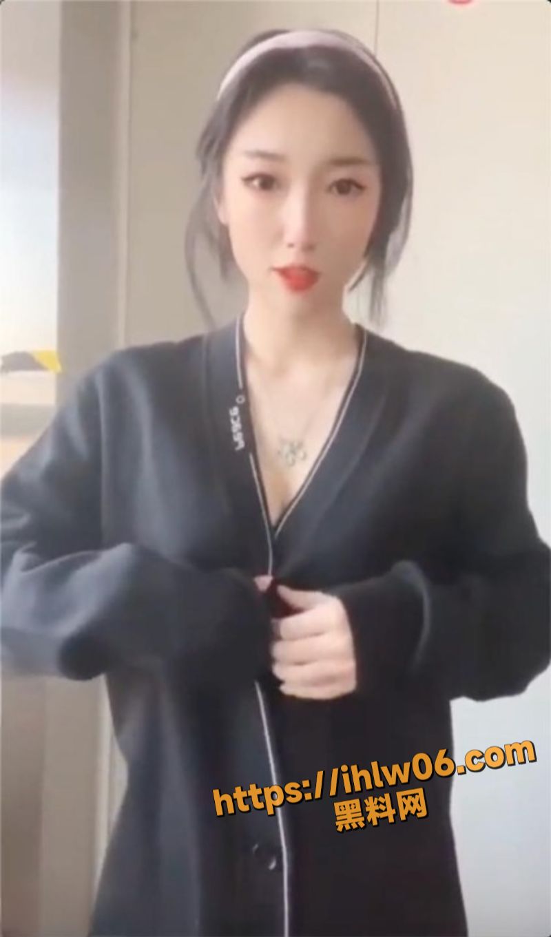 哈尔滨 宝妈人妻献出付费福利私拍 裸体艳舞 道具自慰 喊出诱人呻吟！