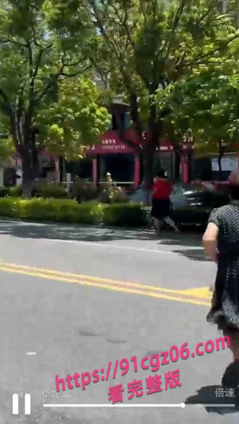 胖子在女厕强奸老人被报警逮捕网页素材3素材水印版