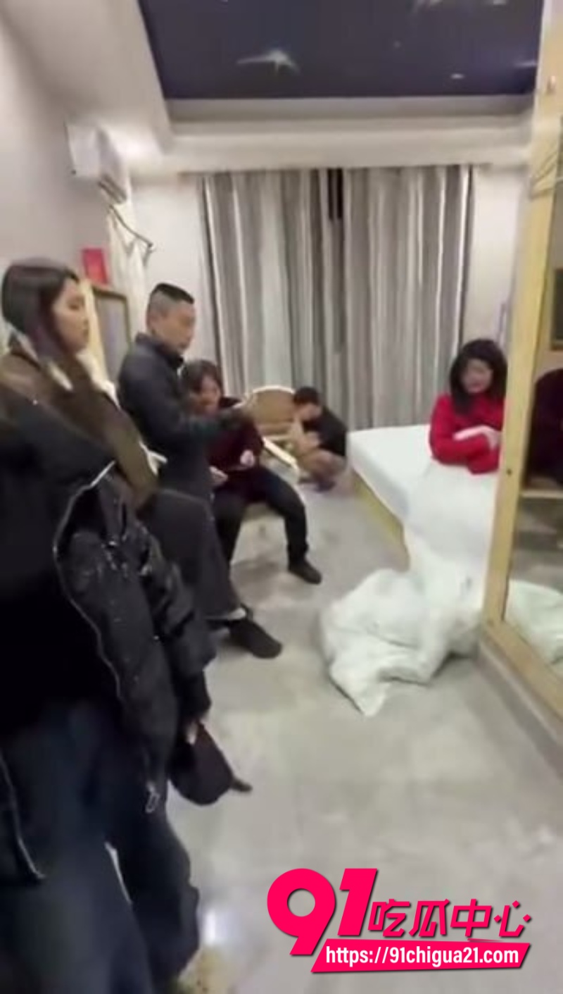 潮汕抓奸现场直击视频4