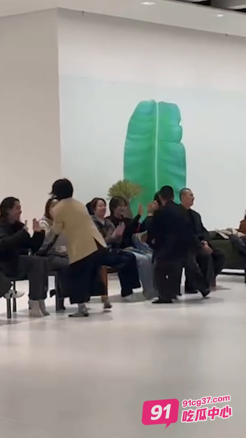 奇葩群举办线下活动 动作怪异行为抽象 这是什么毛病？ 配图2