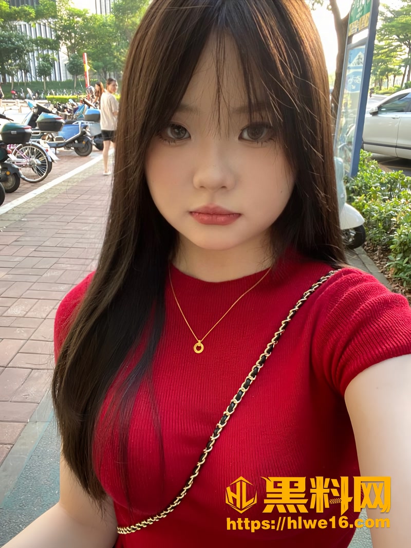 深圳职业技术学院旅游系 王雨萱 外表清纯 私下却把巨乳挤在男友脸上求深喉