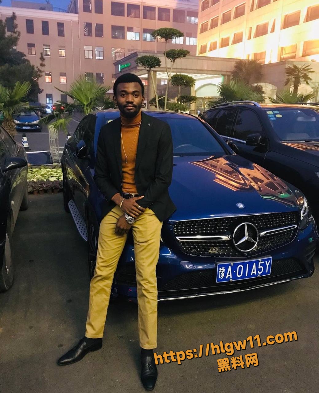 黑哥 Leo 在中国长期约炮深圳初中音乐老师 妹子从刚入职操到订婚 逼逼从粉嫩被操到黢黑