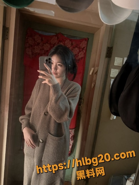 抖音擦边主播 yuan度 裸舞视频流出 透明薄纱下舞姿撩人 挑逗眼神直勾人心 迅速走红