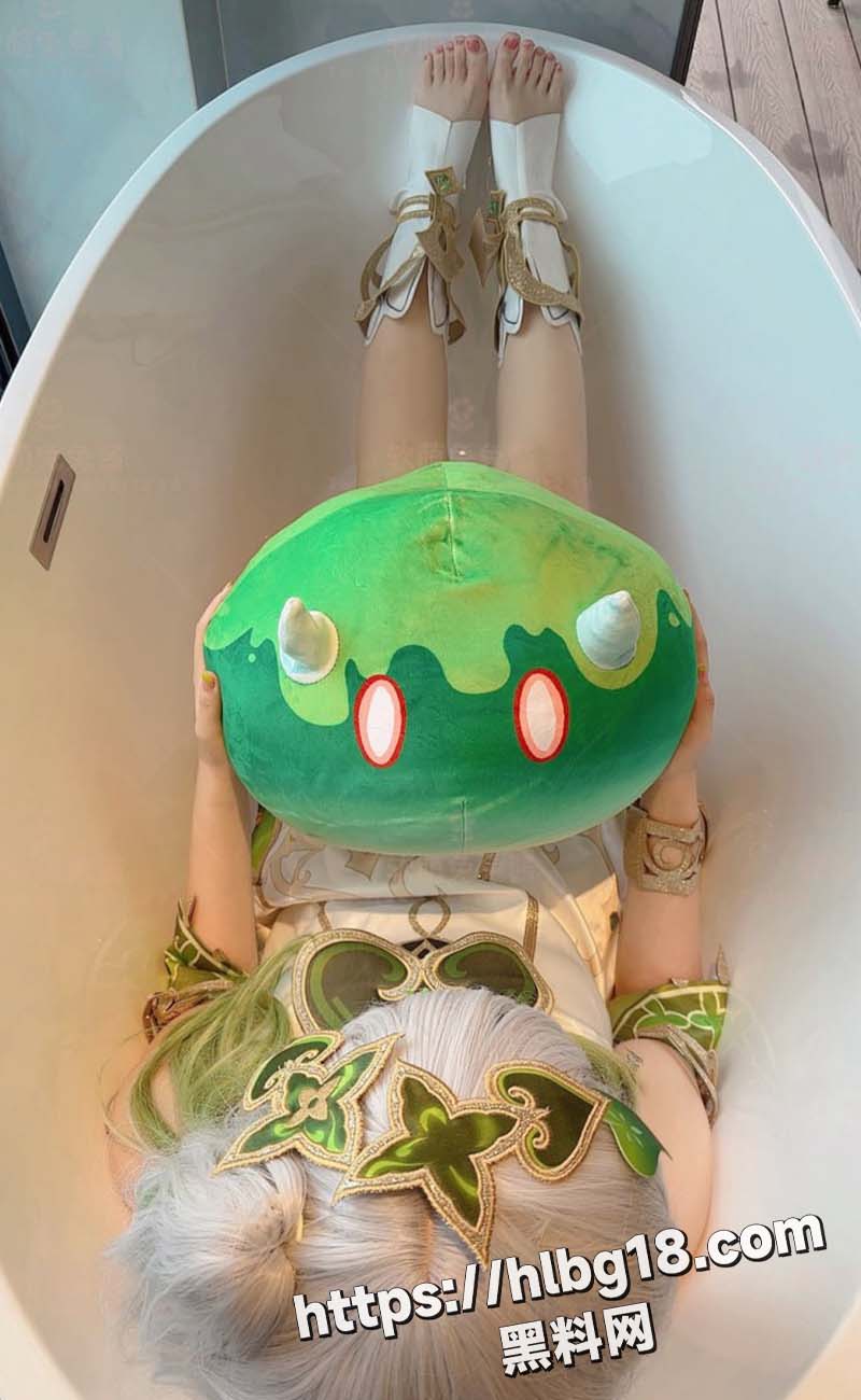 极品福利姬少女 软萌兔兔酱 COS史莱姆草神 极品一线天道具自慰高潮