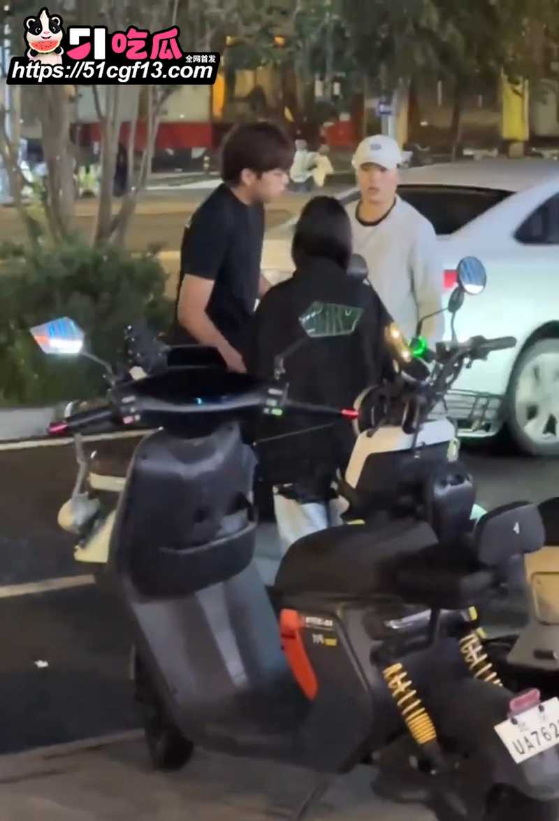 包头三角恋大瓜富婆深夜抓奸小白脸出轨3拷贝 包头三角恋大瓜富婆深夜抓奸小白脸出轨3拷贝