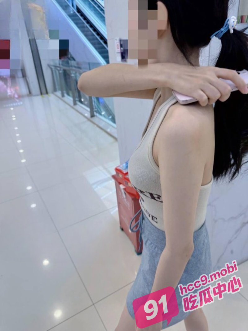 玩归玩闹归闹 KTV里别拍照!不是带妹妹唱歌吗?怎么这就摇起来了!