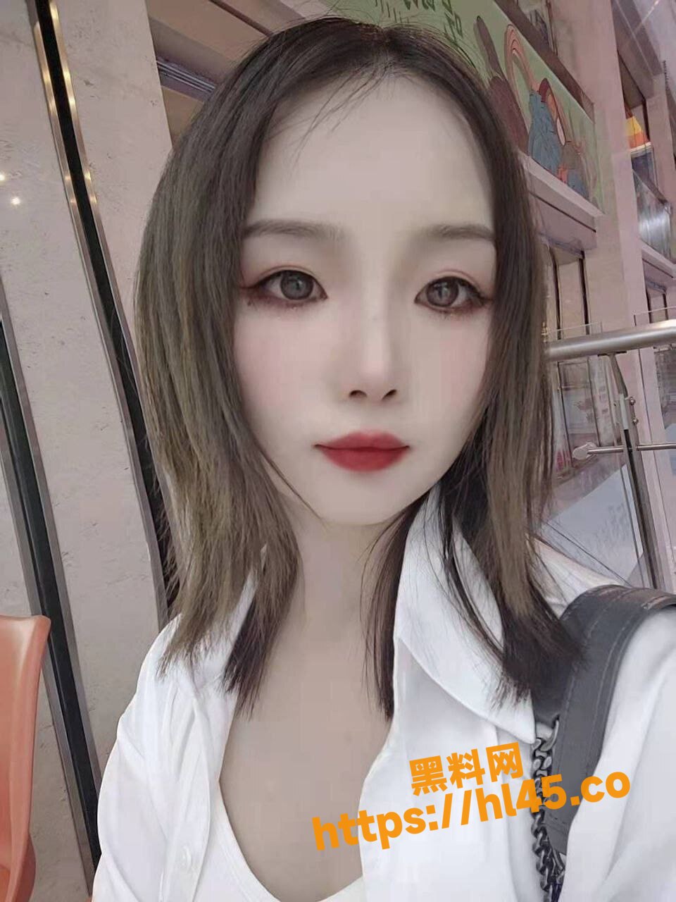 云南昆明汽车销售员冰冰 淫荡人妻在KTV被人轮奸 淫乱视频惨遭情人泄密流出