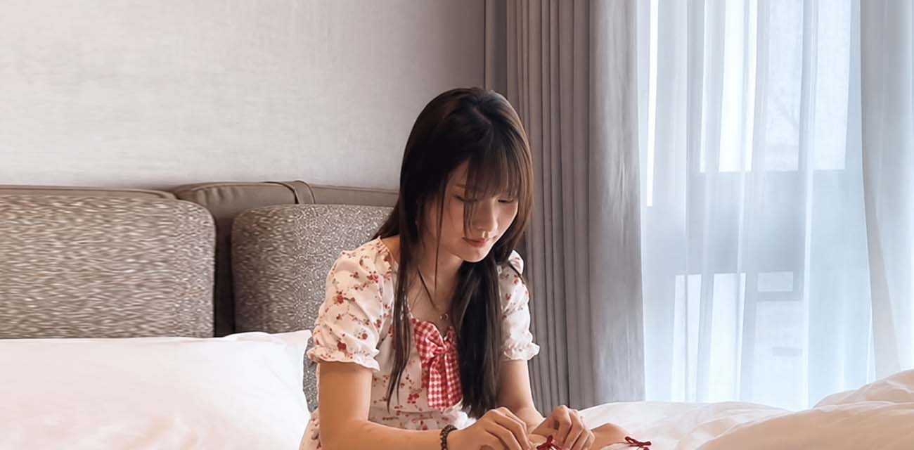 杏吧建材王哥 最新约炮视频完整版 极品美女穿衣做爱裙子白袜不脱直接开干