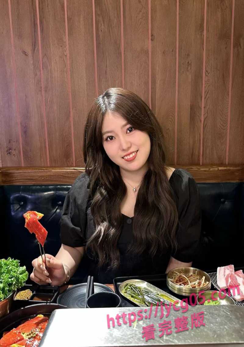 南大校花王梦麟主动投怀送抱！为钱迎合富二代 全程榨干画面流出