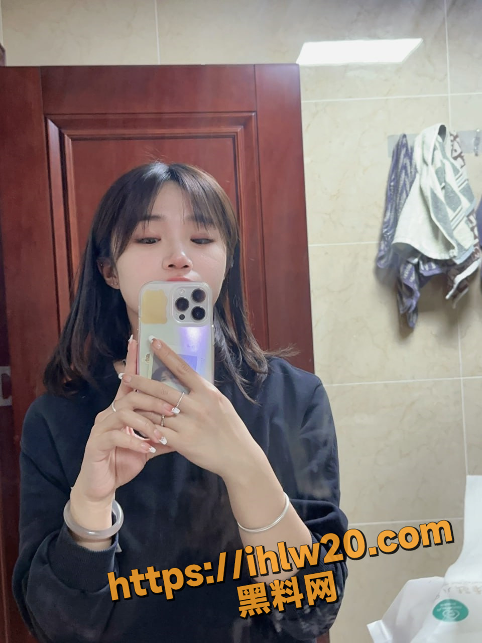 最新裸贷视频独家曝光 河南巩义97年反差婊赵璐莹 欠钱不还家庭地址曝光！