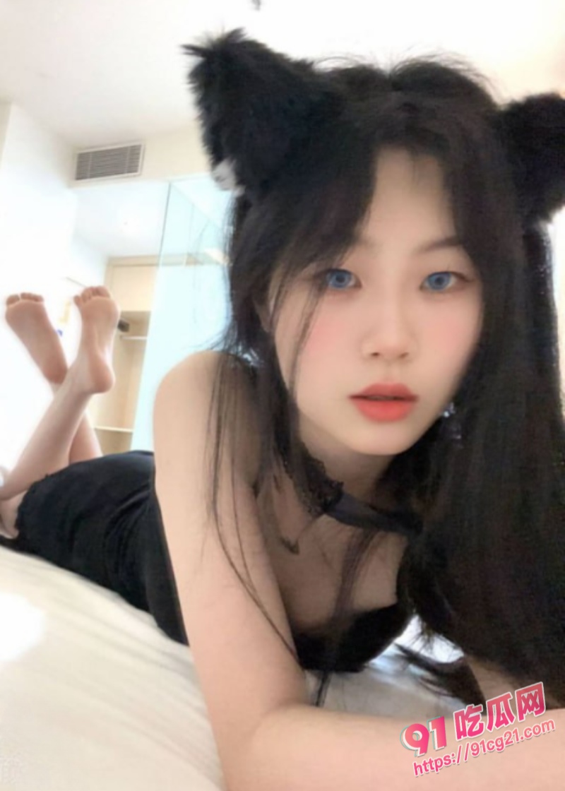 深圳龙岗人妻许昕惠 老公面前羞答答 兄弟那边骚开花！ 配图12