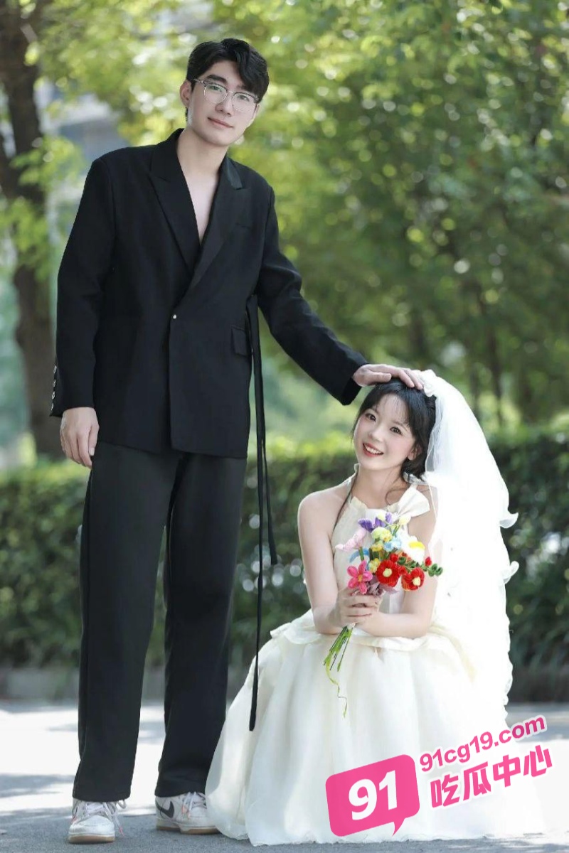 江苏新娘出轨门！新娘结婚前一夜和前男友穿着婚纱偷情做爱被曝光！
